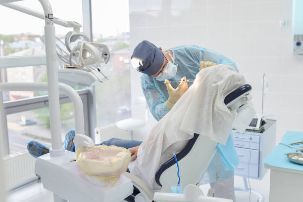 Best Walk-In Emergency Dental Services in Thompsonville, CT
